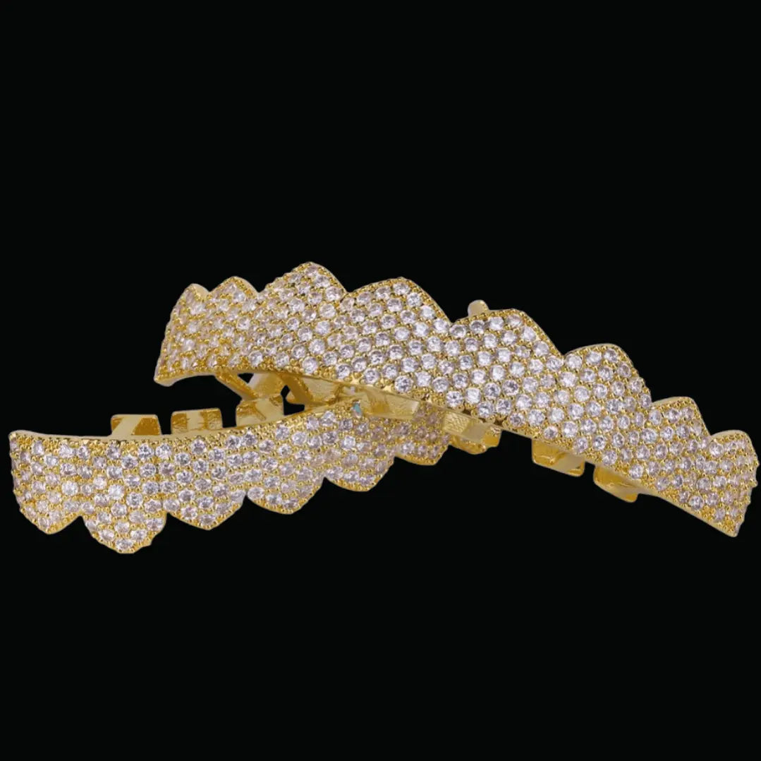 8 Teeth Fang Mouth Iced Out Grillz