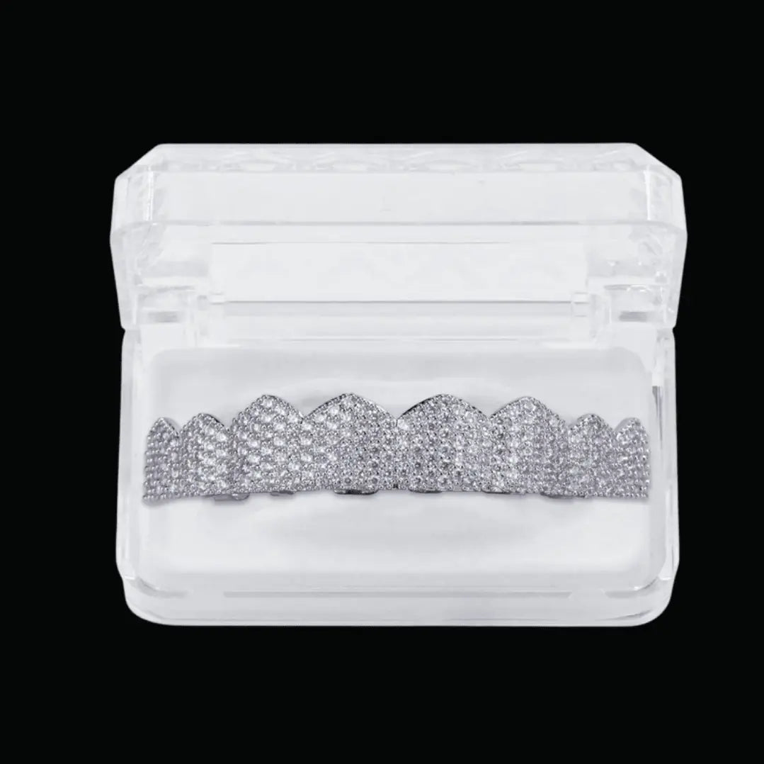8 Teeth Fang Mouth Iced Out Grillz